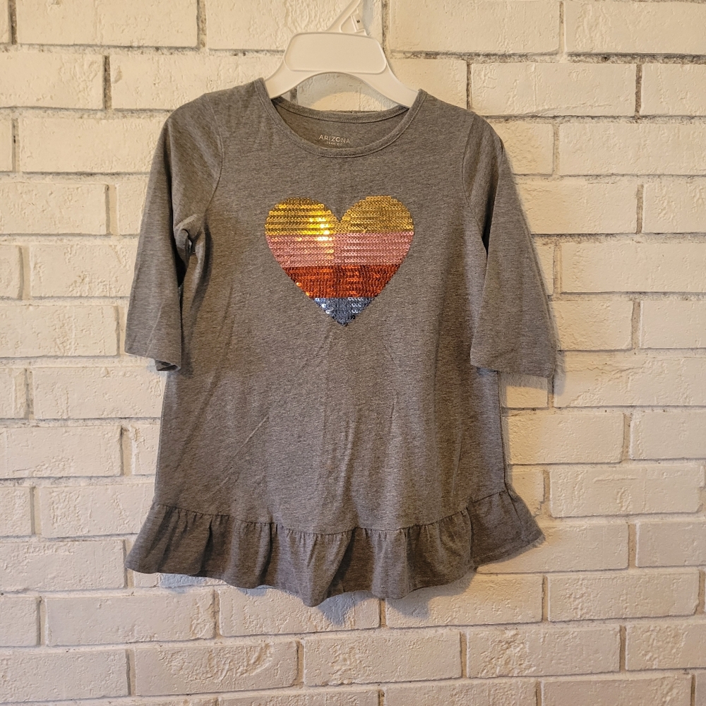 Arizona Jean Co. Girls Gray Sequin Heart Top - Size S (7/8) - Ruffle Hem